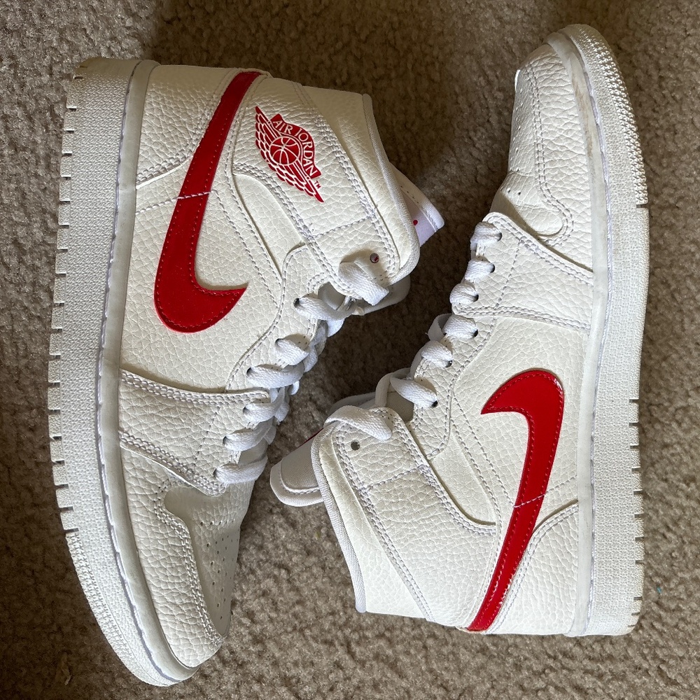Women’s Air Jordan 1 Mid 'White University Red'